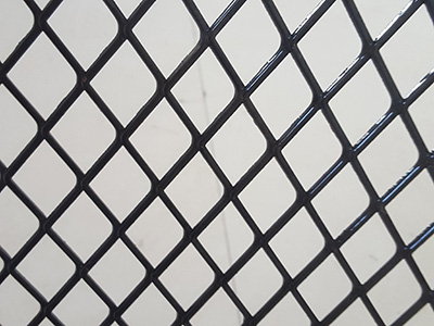 拉伸网在汽车制造车间隔离的应用